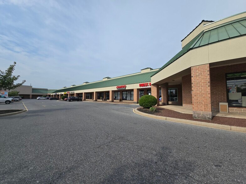 More Photos Of 1030 Forrest Ave, Dover Unknown For Lease