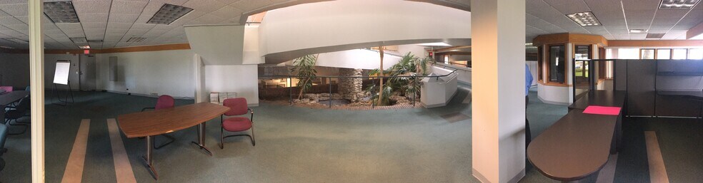 More Photos Of 486 W Liberty St, Wauconda Office For Lease