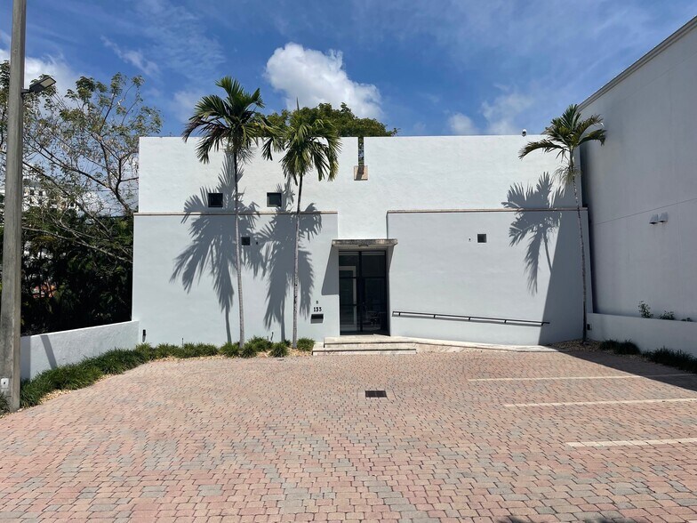 More Photos Of 133 Grand Ave, Miami Office For Lease
