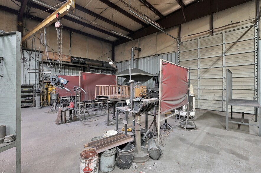 Primary Photo Of 480 Bowling rd, Pointblank Manufacturing For Sale