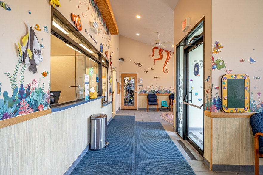 More Photos Of 353 Island Cottage Rd, Rochester Medical For Sale