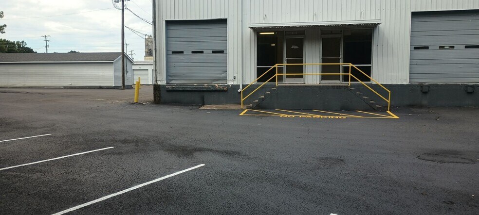 More Photos Of 123-139 Ragland Rd, Jackson Warehouse For Lease