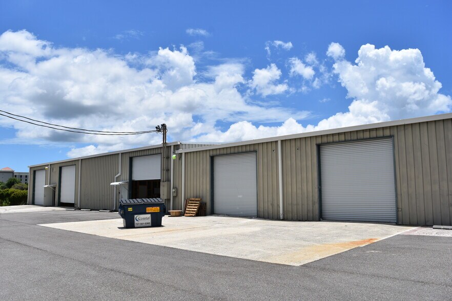 More Photos Of 355 E Douglas Rd, Oldsmar Warehouse For Lease