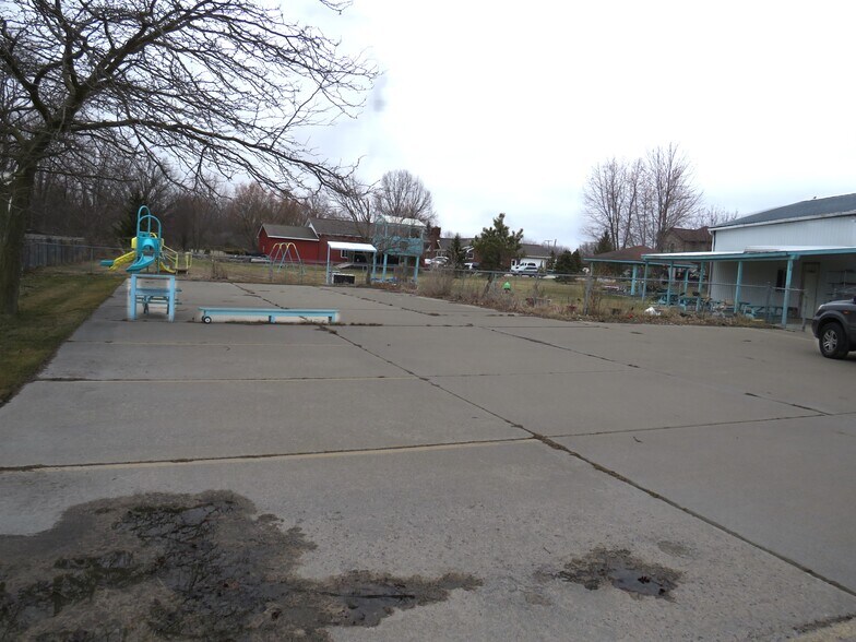 More Photos Of 8622 Dixie Hwy, Fair Haven Flex For Sale