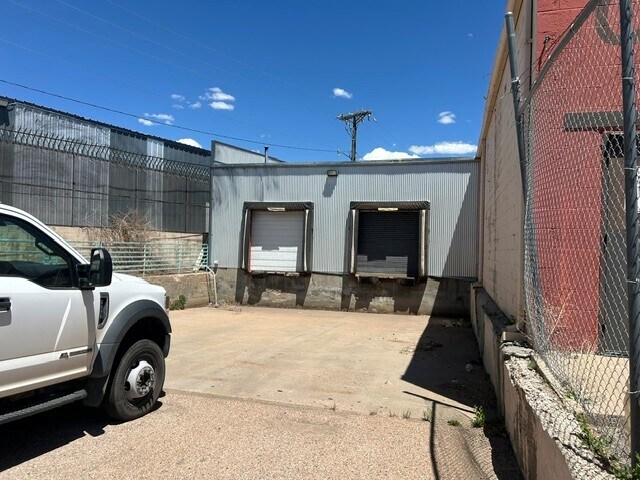 More Photos Of 901 Saint Michaels Dr, Santa Fe Freestanding For Lease