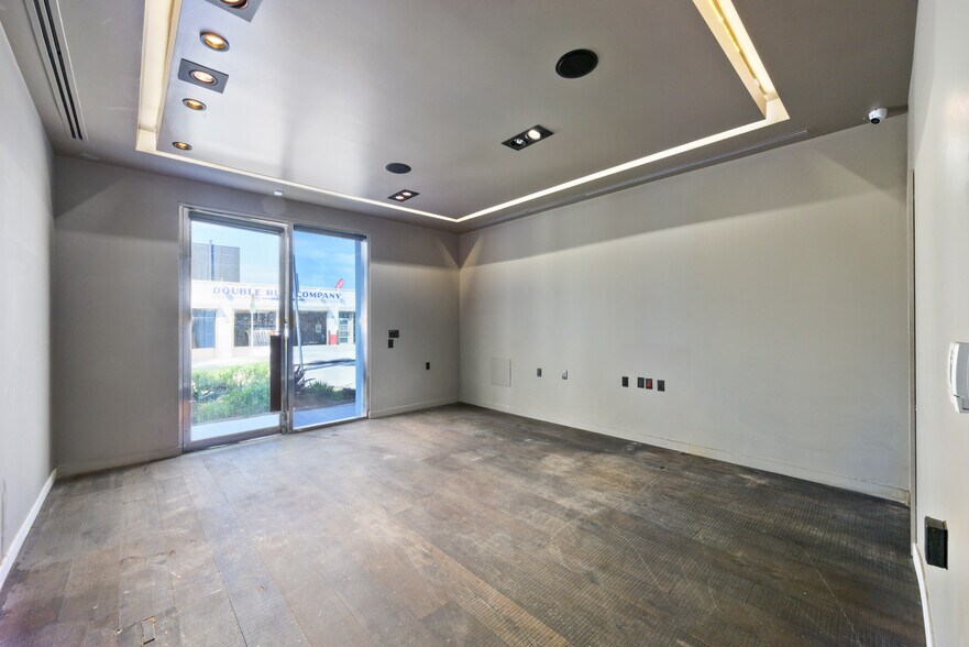 More Photos Of 666 N Kilkea Dr, Los Angeles General Retail For Lease