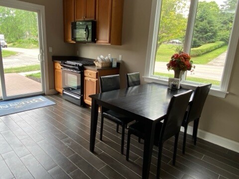 More Photos Of 800 S Washington St, Evans City Office Residential For Lease