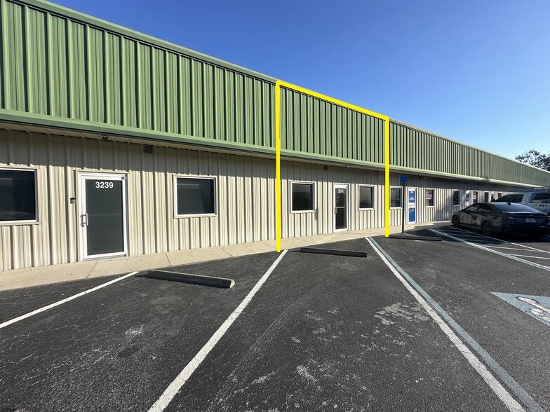 Primary Photo Of 3241 81st Ct E, Bradenton Warehouse For Lease