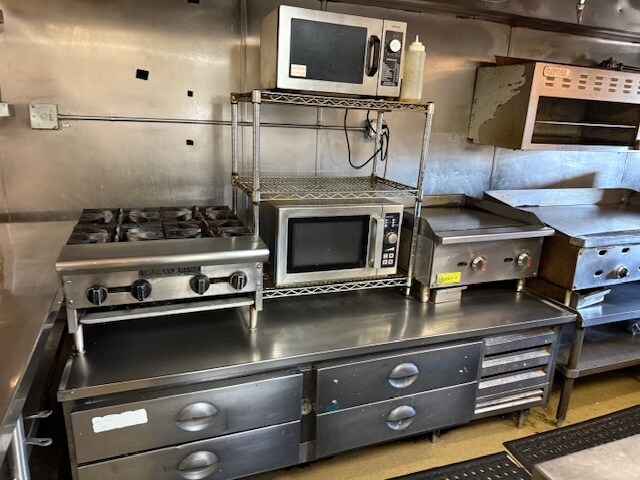 More Photos Of 1964 W Foothill Blvd, Upland Restaurant For Sale