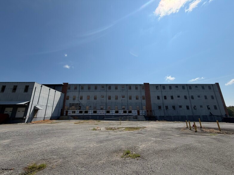 More Photos Of 315 E Main St, Elkin Industrial For Sale