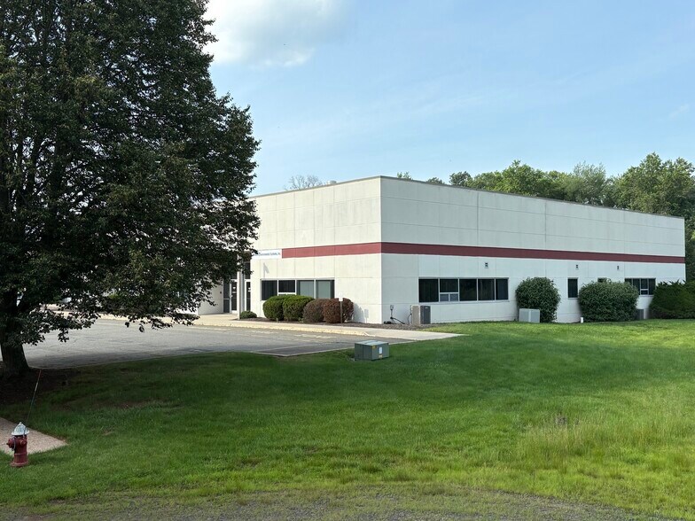 More Photos Of 1 Harvard Way, Hillsborough Flex For Lease