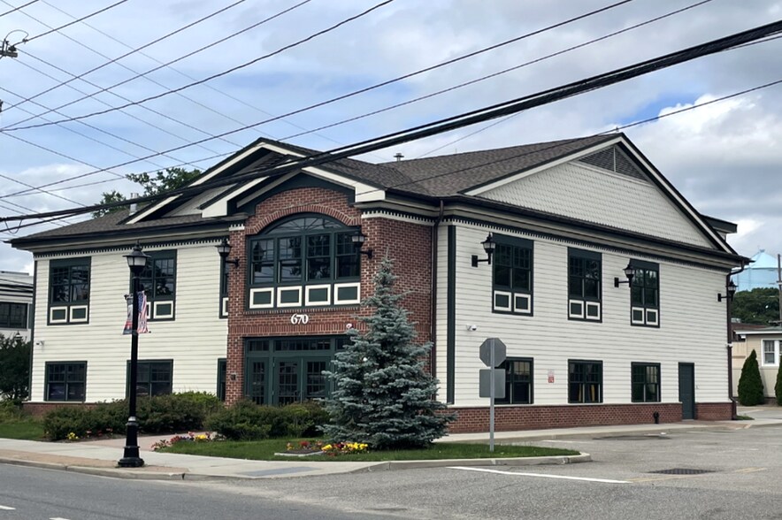 Primary Photo Of 670 Glen Cove Ave, Glen Head Office For Lease