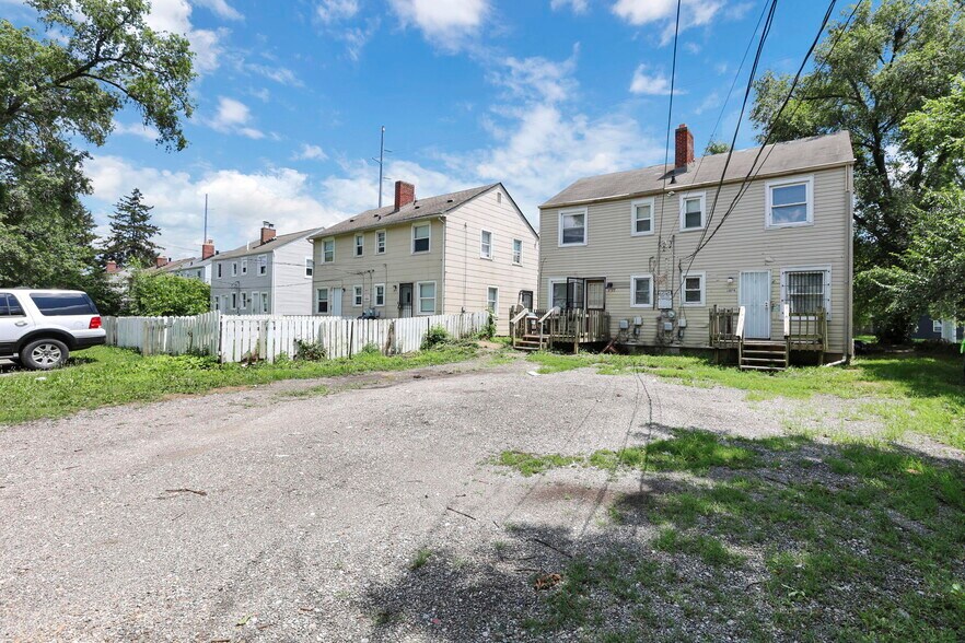 More Photos Of 1079 S James Rd, Columbus Apartments For Sale