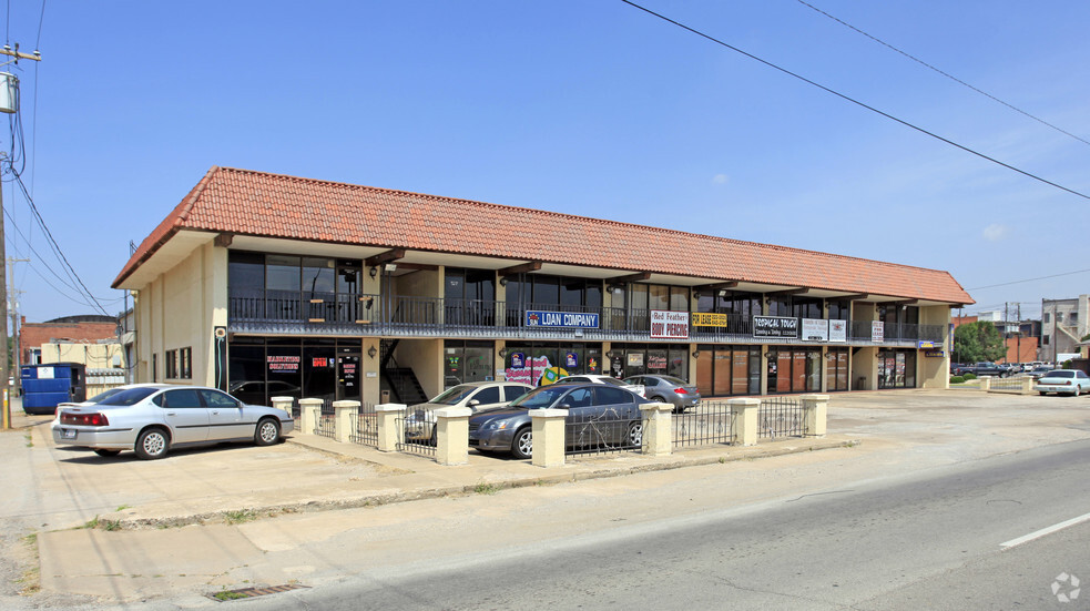 Primary Photo Of 210 S 4th St, Chickasha Unknown For Lease