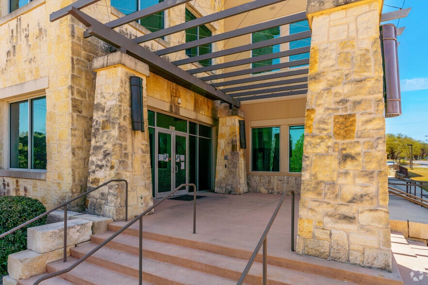 More Photos Of 3503 Paesanos Pky, San Antonio Office For Sale