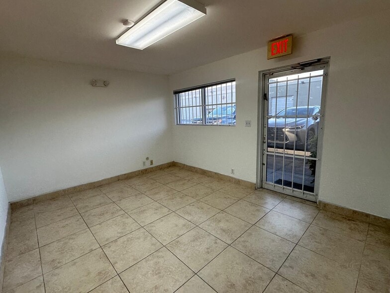 More Photos Of 11453-11477 NW 34th St, Doral Warehouse For Lease