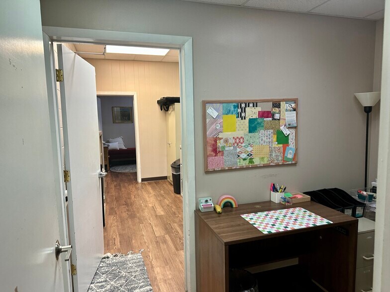 More Photos Of 200 W Fairview Ave, Johnson City Office For Sale