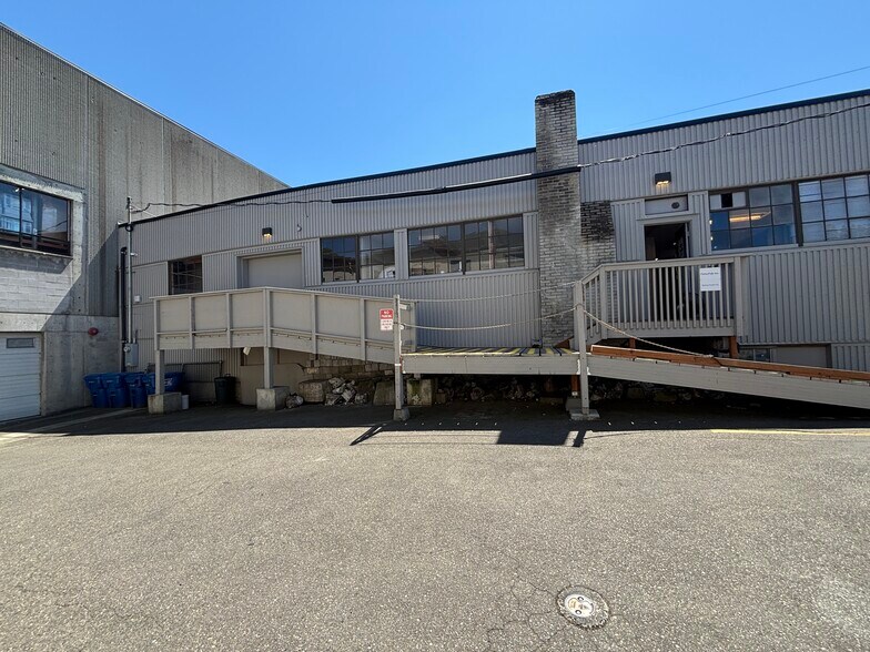 More Photos Of 3410 Woodland Park Ave N, Seattle Warehouse For Lease