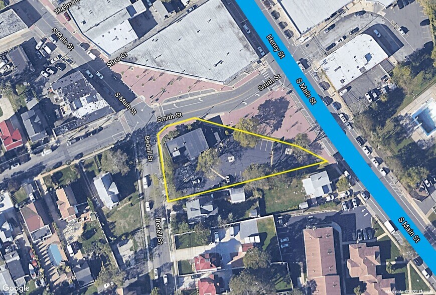 More Photos Of 160 S Main St, Freeport Bank For Sale