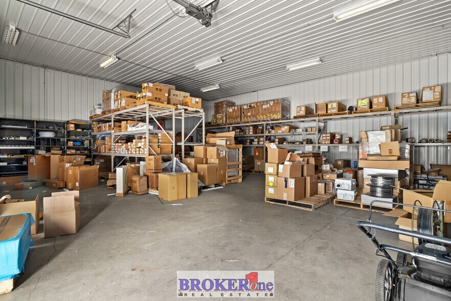 More Photos Of 300 N Walsh Dr, Casper Warehouse For Lease