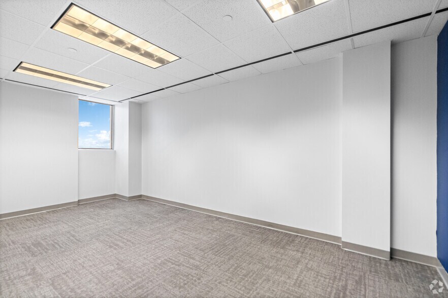 More Photos Of 2000 Crawford St, Houston Office For Sale