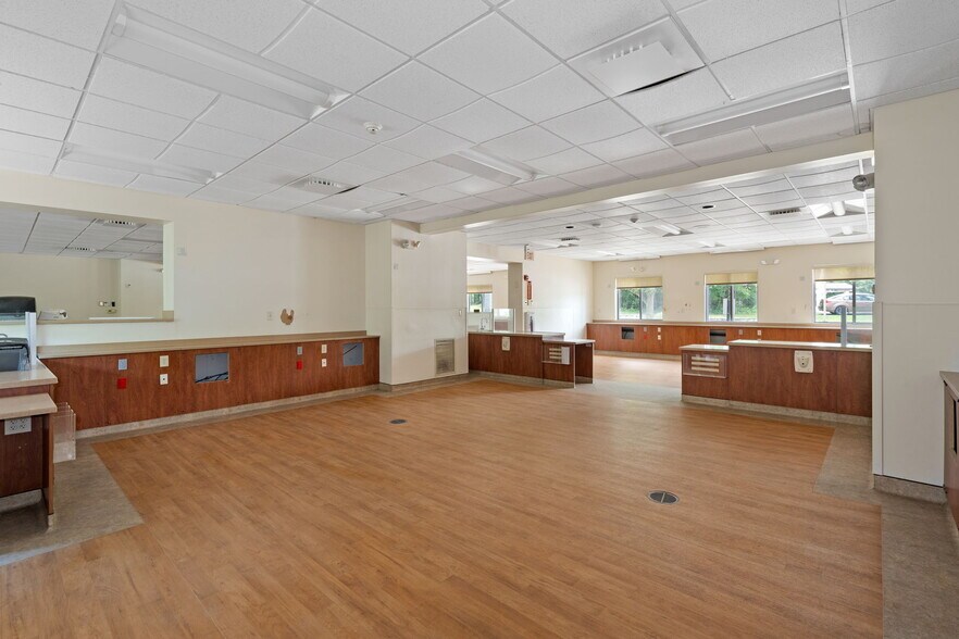 More Photos Of 4 Corwin Ct, Newburgh Medical For Sale