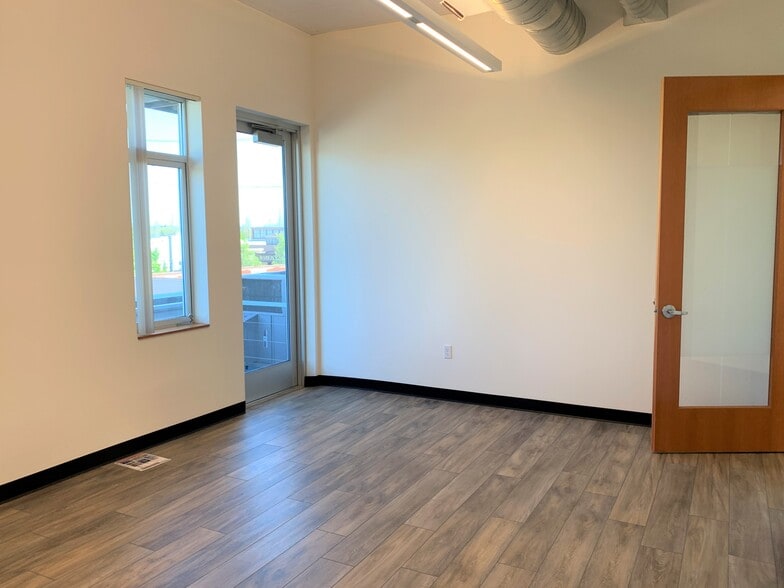 More Photos Of 1630-1670 SE 3rd Ave, Portland Food Processing For Lease