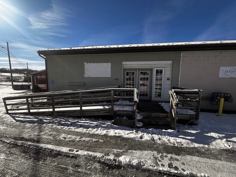 More Photos Of 522A S Main St, Broadway Flex For Sale