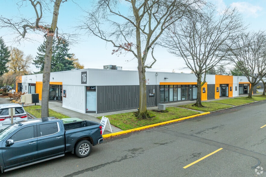More Photos Of 679-699 Strander Blvd, Tukwila Unknown For Lease