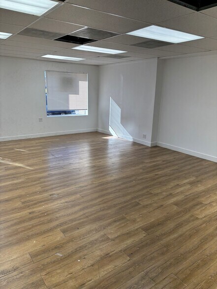 More Photos Of 515-521 W Ramsey St, Banning Storefront Retail Office For Lease