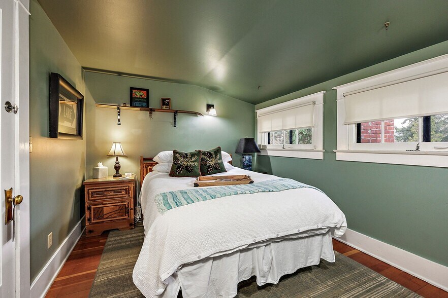 More Photos Of 455 N Oregon St, Jacksonville Hospitality For Sale