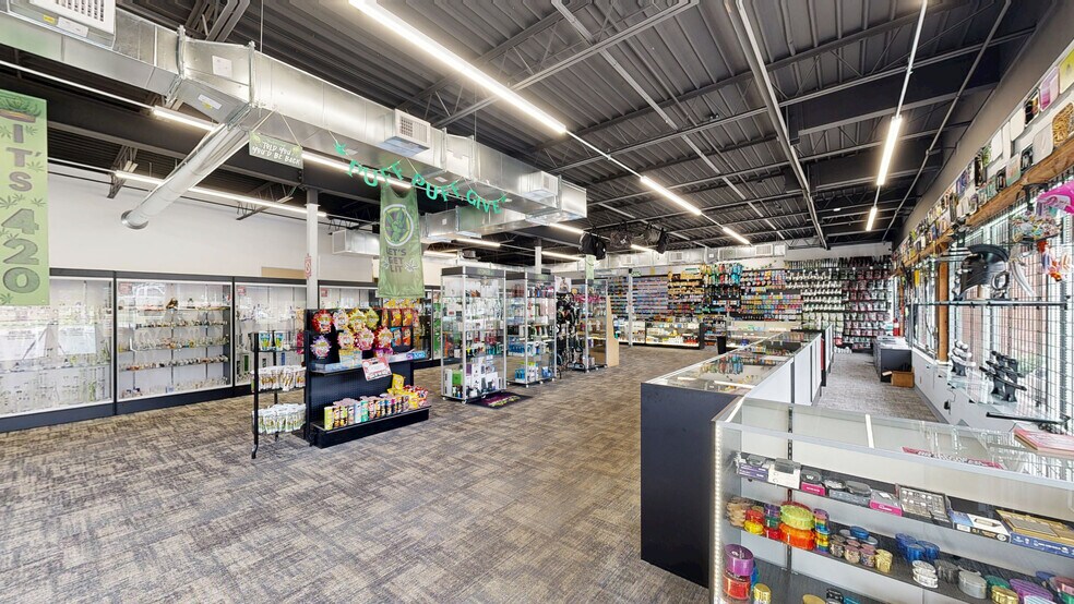 More Photos Of 1620-1620 SW Washburn Ave, Topeka General Retail For Sale