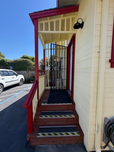 More Photos Of 720 E Washington St, Petaluma Office For Sale