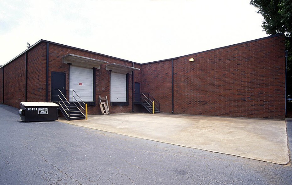 More Photos Of 5335 Oakbrook Pky, Norcross Light Distribution For Lease