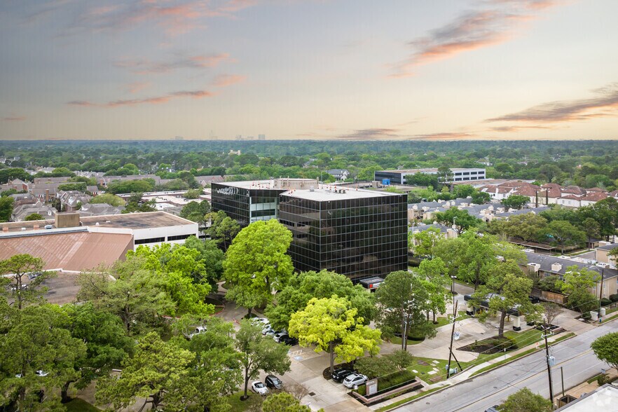 More Photos Of 750 Bering Dr, Houston Office For Lease