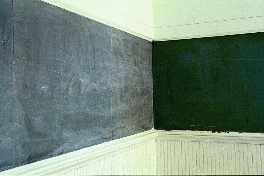 More Photos Of 25 Hastings Ave, Oakdale Apartments For Lease