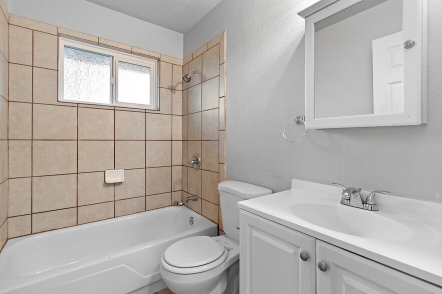 More Photos Of 18675 SW Boones Ferry Rd, Tualatin Apartments For Sale