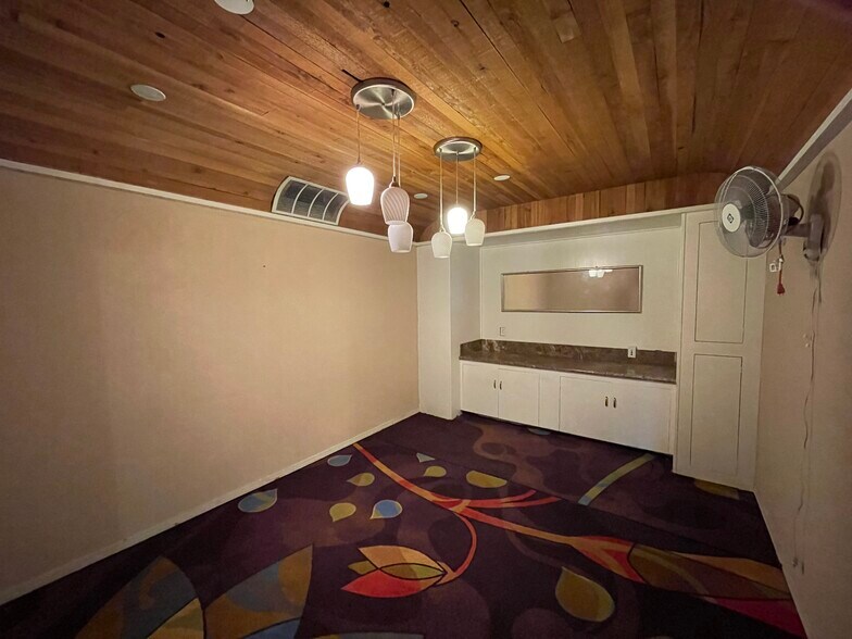 More Photos Of 214 S Maryland Pky, Las Vegas Loft Creative Space For Sale