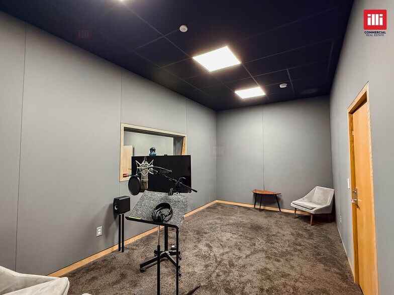 More Photos Of 1836-1838 N Western Ave, Los Angeles General Retail For Lease