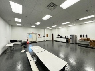 More Photos Of 2325 Featherstone Rd, Auburn Hills Warehouse For Lease