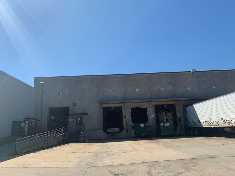 More Photos Of 12 Gerber Rd, Asheville Warehouse For Lease