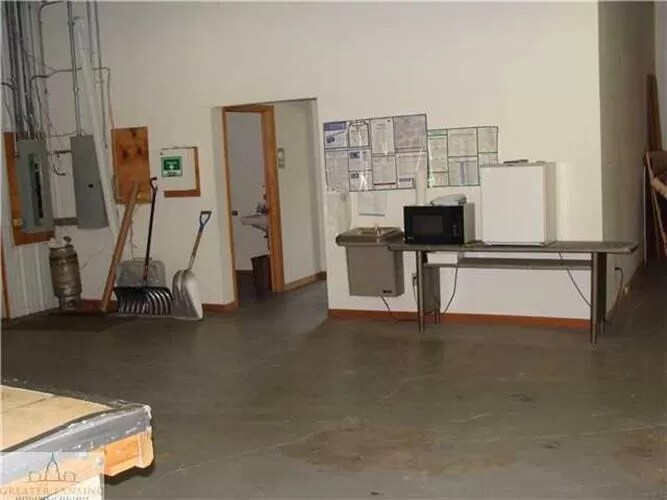 More Photos Of 435 Packard Hwy, Charlotte Manufacturing For Lease