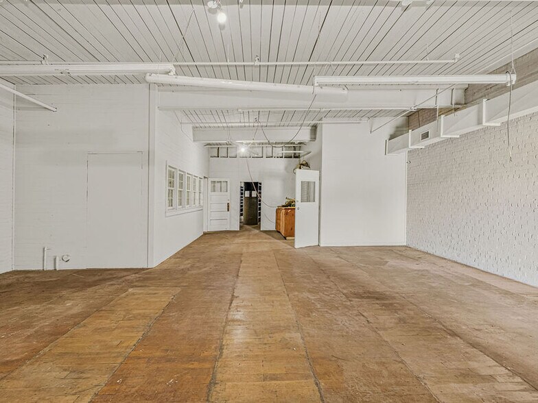 More Photos Of 1002 Douglas Ave, Opp Manufacturing For Lease