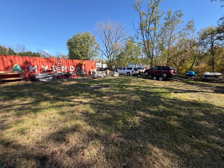 More Photos Of 1033 Riverview Dr, Walnutport Auto Dealership For Lease