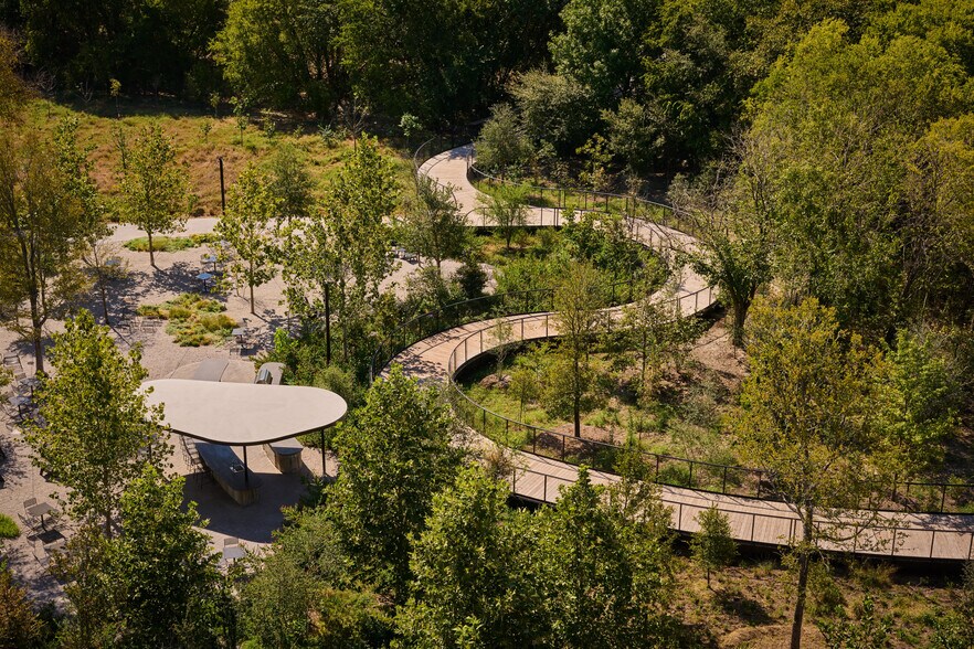 More Photos Of 1017 Springdale Rd, Austin Unknown For Lease