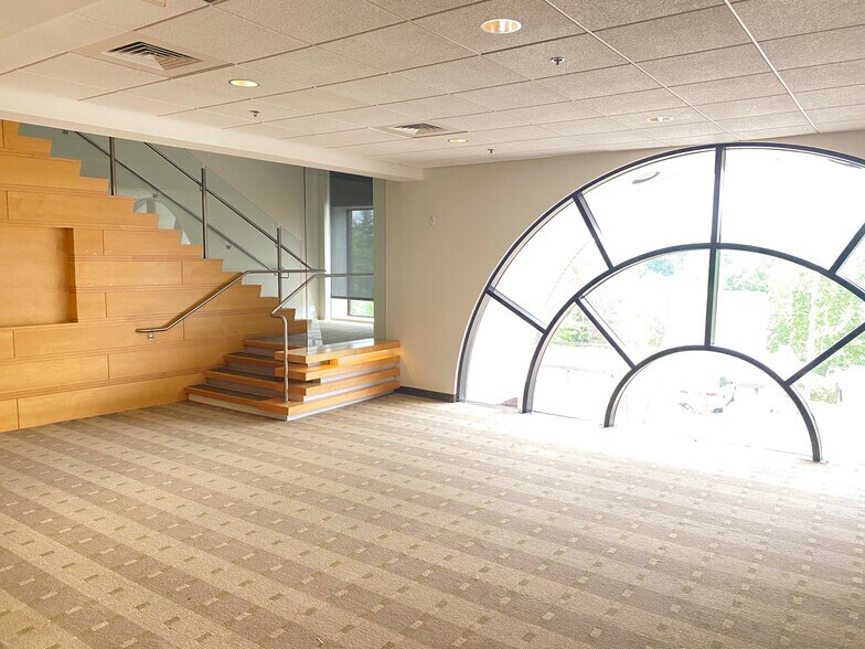 More Photos Of 1 Clarks Hill, Framingham Office For Sale