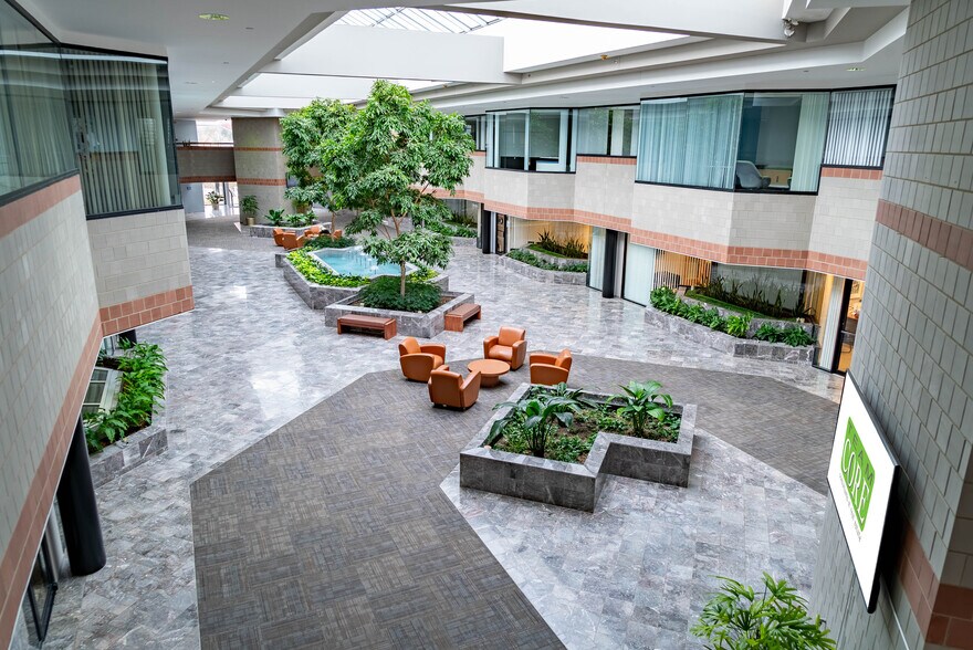 More Photos Of 691 N Squirrel Rd, Auburn Hills Office For Lease