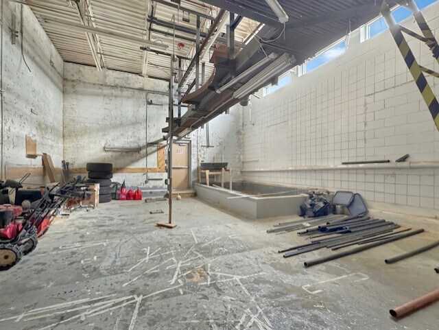 More Photos Of 22 Graf Rd, Newburyport Warehouse For Lease