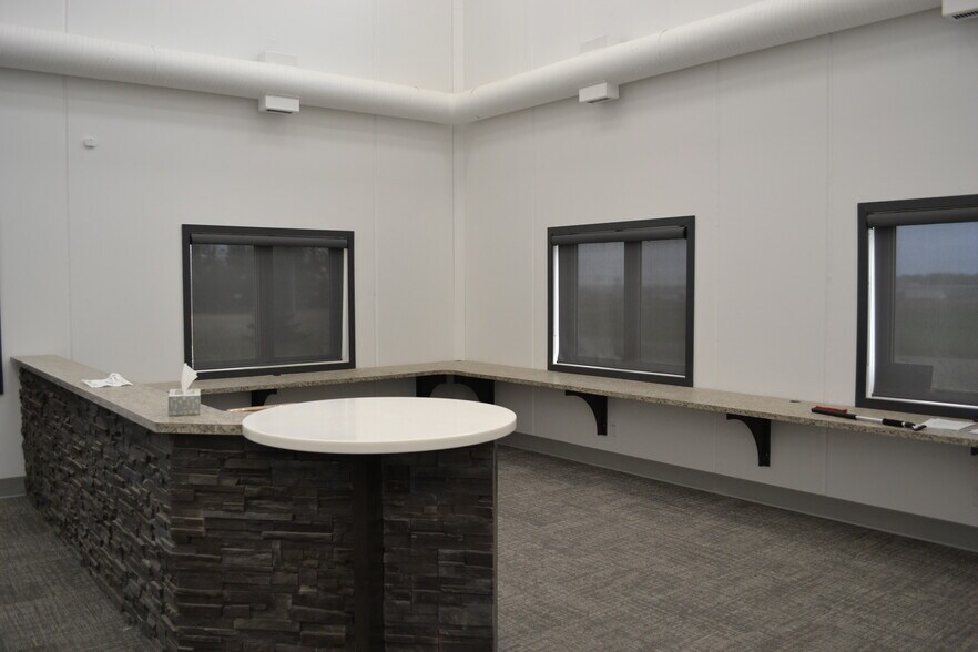 More Photos Of 70 Queens Dr, Red Deer County Service For Sale