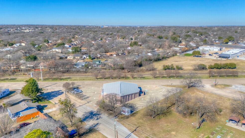 More Photos Of 300 Santa Fe Trl, Duncanville Freestanding For Sale